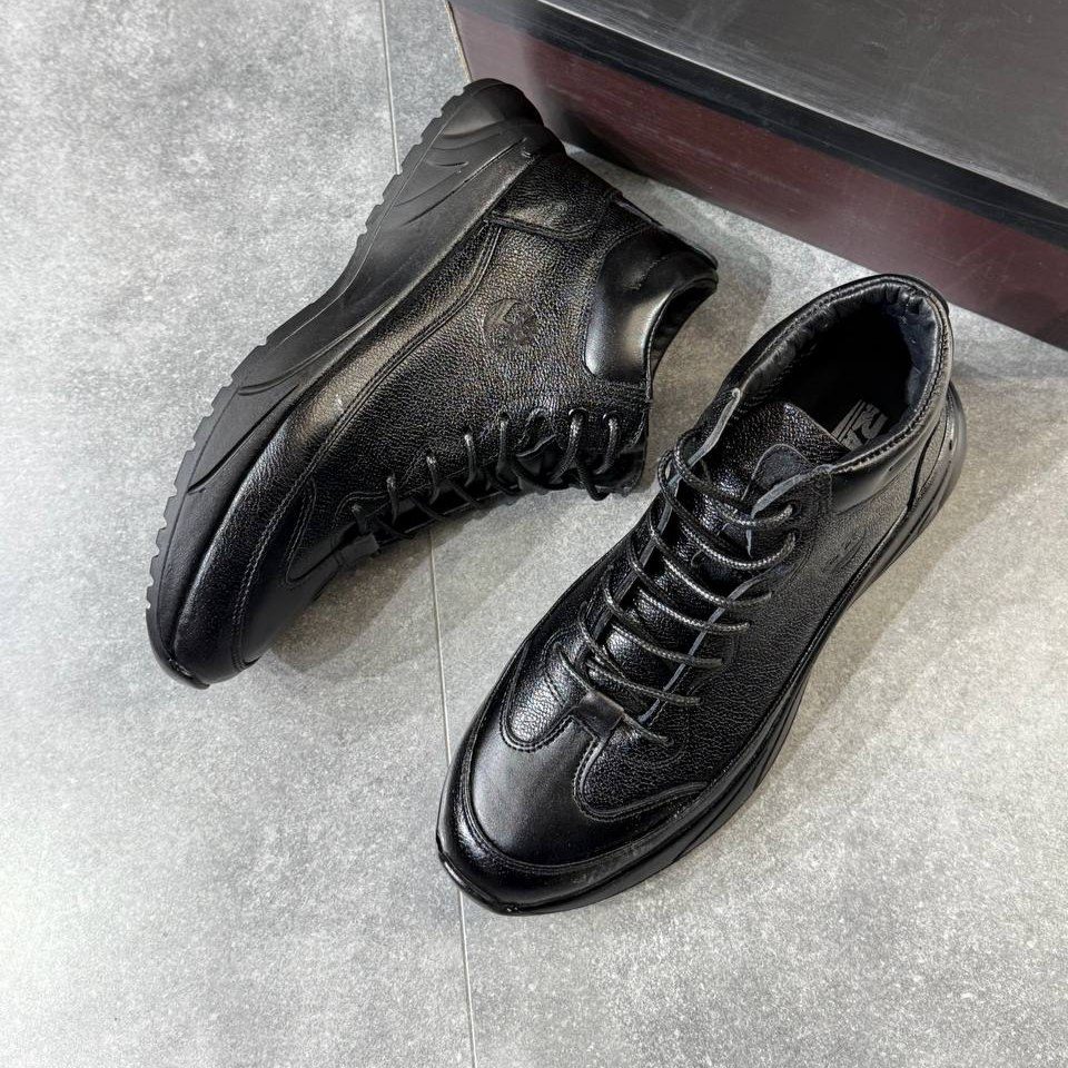 IMG_۲۰۲۵۱۱۱۷_۲۱۰۳۴۳ کفش نیم بوت بوفالو - Image 1