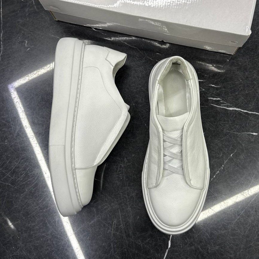 IMG_۲۰۲۵۱۱۱۸_۲۰۴۳۵۴ ونس چرم سه کش پاپک - Image 1