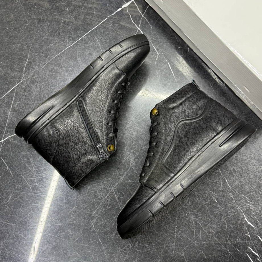 IMG_۲۰۲۵۱۲۰۵_۲۰۱۰۵۹ کفش نیم بوت پارو - Image 1